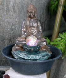 Fuente: Buda con una Esfera de Cristal -  con luces LED