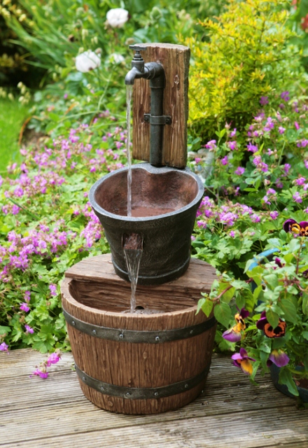 Blumfeldt Minerva Fuente de pie de jardín Grifo Agua Potable, Efecto Musgo, diseño Antiguo con Efecto Cobre, Incluye Material conexión 