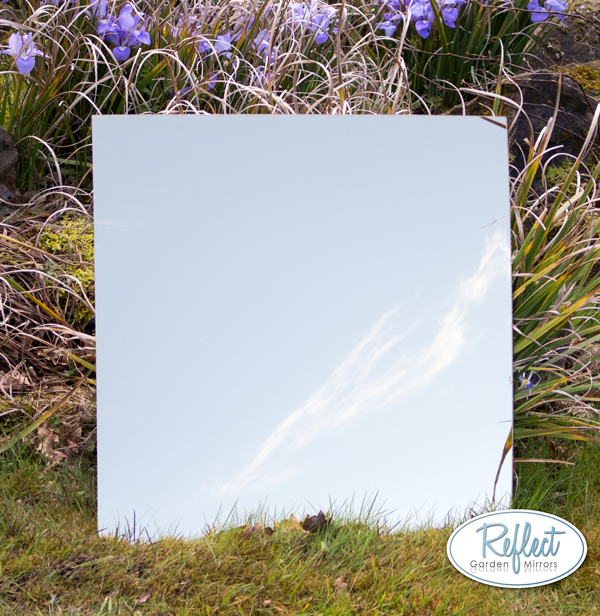 Espejo acrílico de jardín - dorado, pequeño 60 cm x 60 cm- de Reflect™