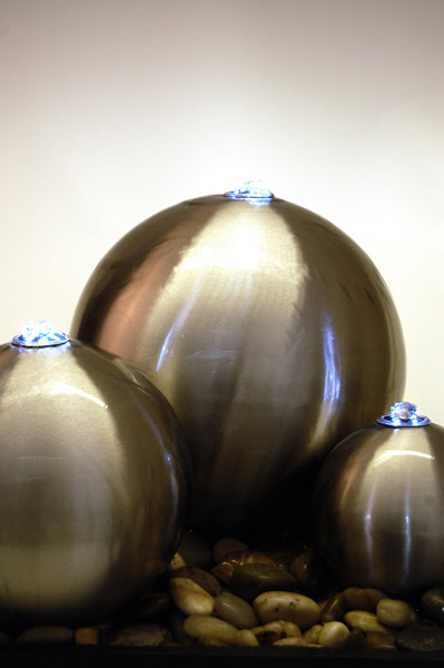 Fuente Tres Esferas de Acero Inoxidable Cepillado 30cm, 22cm 15cm - Luces LED